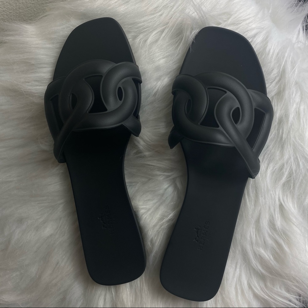 Hermès Aloha Sandals Size 41 US11 in NOIR /Black